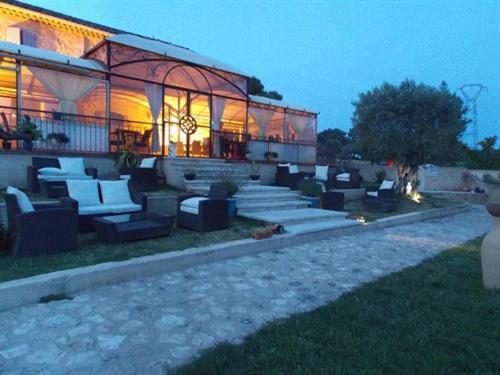 Hotel Domaine Saint Victor La Tour-dʼAigues Exterior foto