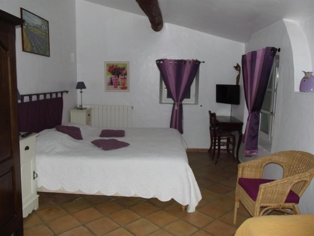 Hotel Domaine Saint Victor La Tour-dʼAigues Exterior foto